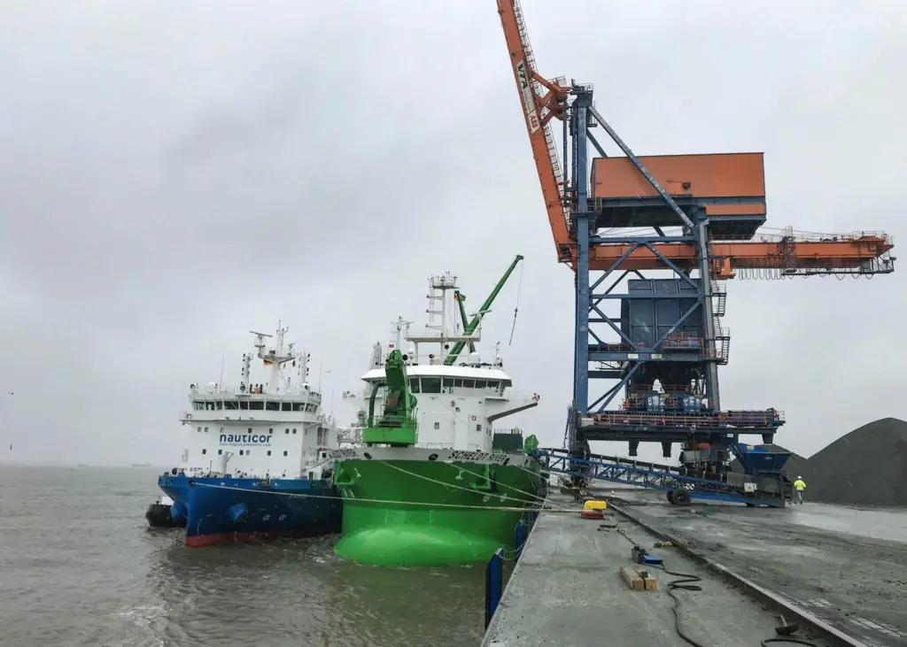 Nauticor is successfully conducted the first ship-to-ship LNG bunkering operation in German waters Photo: Nauticor