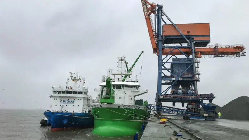 Nauticor is successfully conducted the first ship-to-ship LNG bunkering operation in German waters Photo: Nauticor