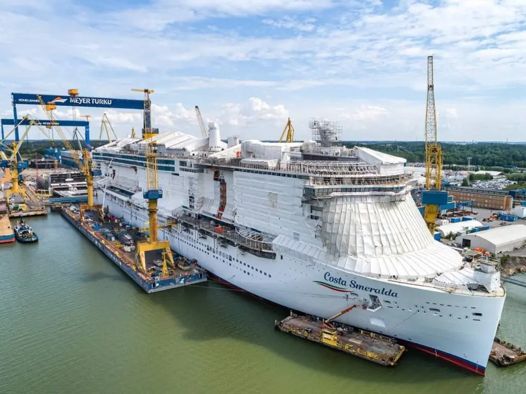Costa Smeralda at an earlier stage of fitting out at Turku (photo courtesy of Meyer Turku).