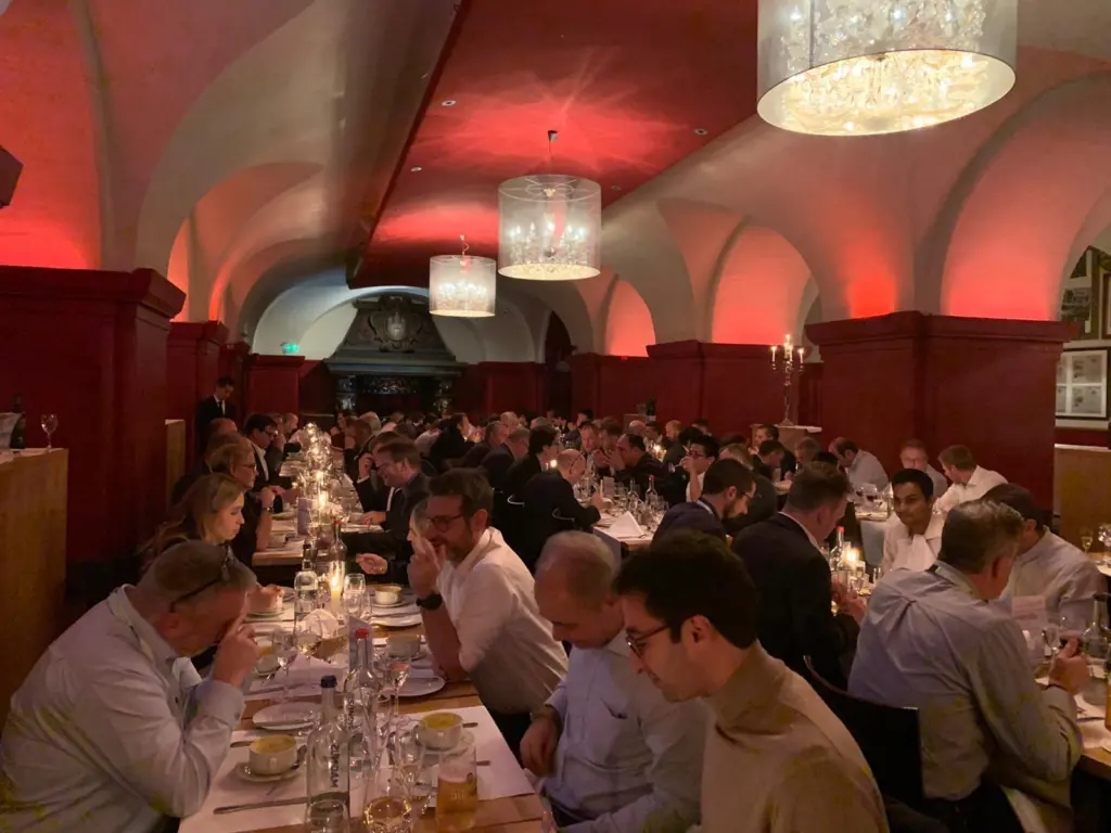 00_87490_Dinner-image