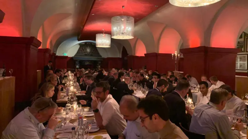 00_87490_Dinner-image
