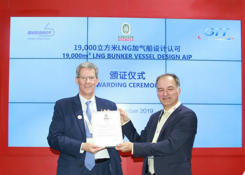 Claude Maillot, Senior Vice President, Bureau Veritas and Arthur Barret, Marinnov Founder and Managing Director at the AiP award in Shanghai on 4 December.