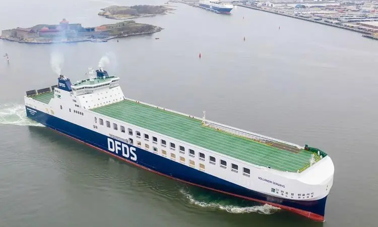 Hollandia Seaways marries two-stroke engine technology with scale and design optimisation to raise shortsea freight transport efficiency (credit: Gothenburg Port).