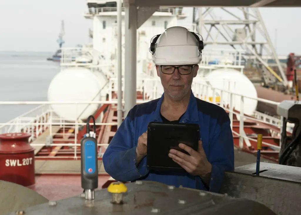 The SKF QuickCollect collects velocity, acceleration enveloping and temperature data and connects with mobile apps such as QuickCollect and ProCollect, accessed via a tablet or smartphone.