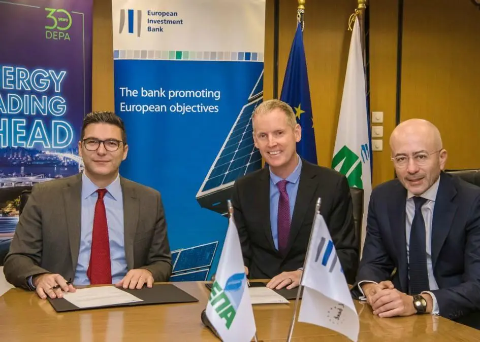 (l-r) Konstantinos Xifaras, CEO of DEPA, Andrew McDowell, vice president of EIB and Ioannis Papadopoulos, BoD chairman at DEPA Credit: DEPA