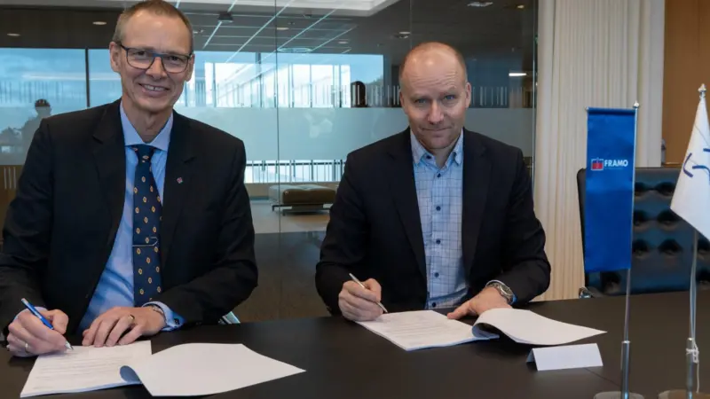 (l-r) Trond Petter Abrahamsen, director in Framo Services and Kjetel Digre, head of operations and field development in Aker BP Photo: Lars Petter Larsen/Framo
