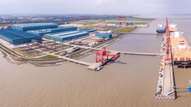 Yangzijiang Shipbuilding announced a $1.15 billion order for 2+8 14,000 TEU containerships on 16 March. (Photo courtesy of MES Shipbuilding)