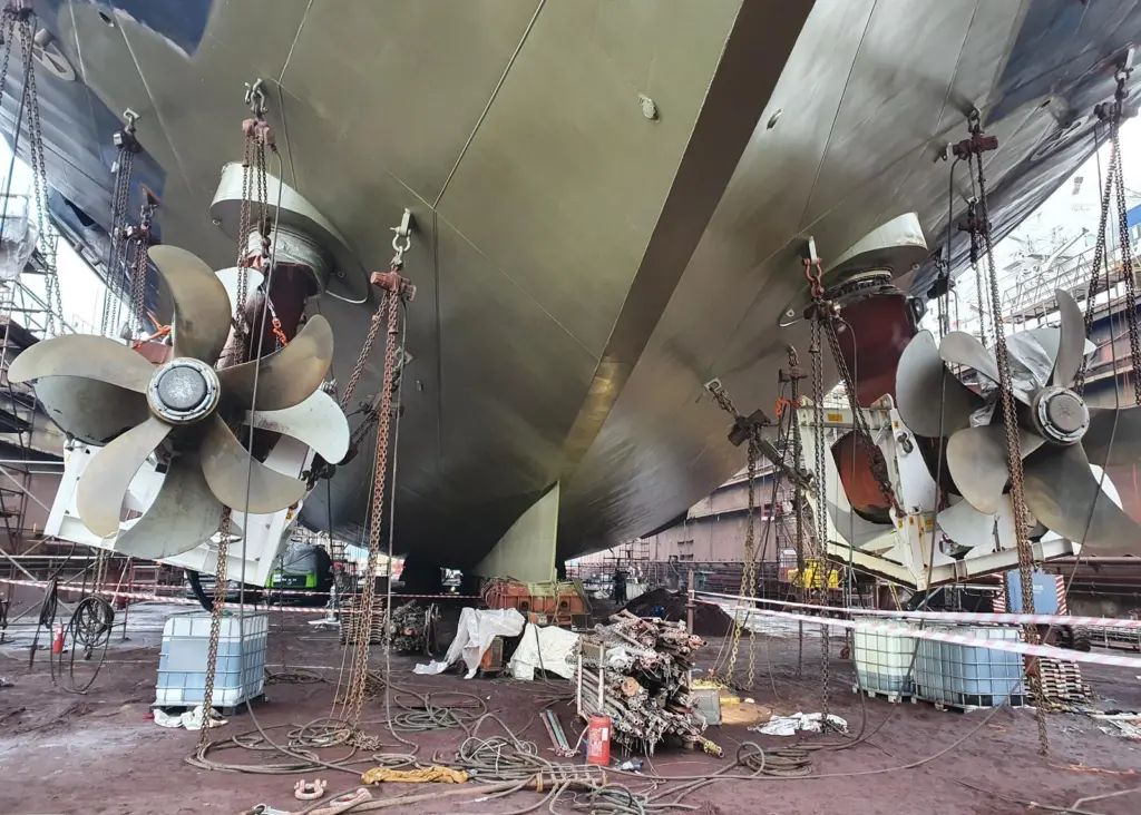 Thruster replacement on Deutschland at Remontowa