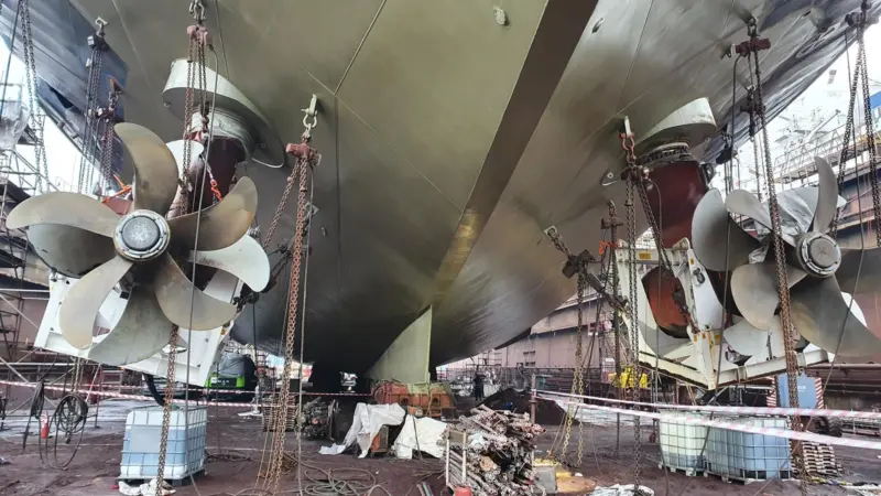 Thruster replacement on Deutschland at Remontowa