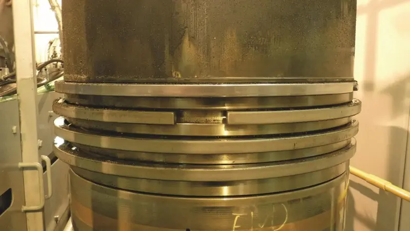 NAVIGO MCL Extra shows excellent piston cleanliness on E.R. TALINN at the end of trial inspection.