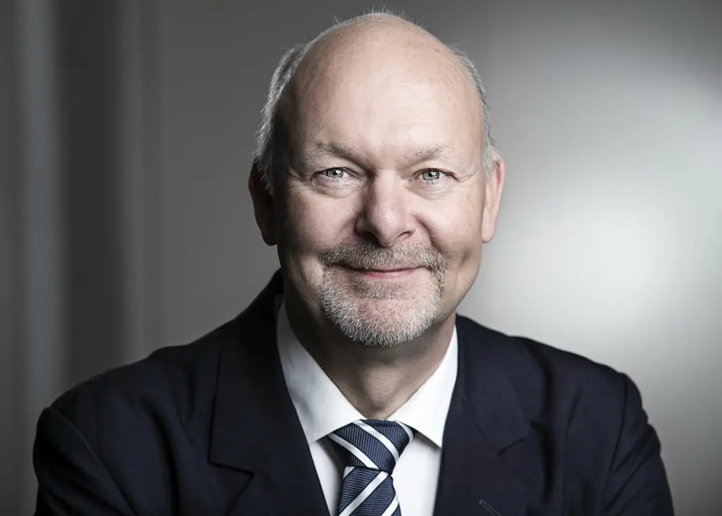 Aron Sørensen, BIMCO’s Head of Marine Environment, heads a working group of shipowners, paint manufacturers and service companies that has produced a first draft of a hull cleaning standard.