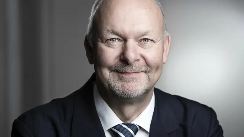 Aron Sørensen, BIMCO’s Head of Marine Environment, heads a working group of shipowners, paint manufacturers and service companies that has produced a first draft of a hull cleaning standard.
