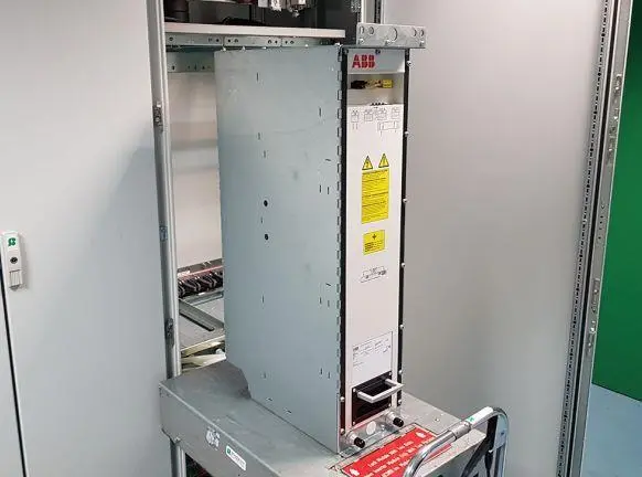 Bakker Sliedrecht introduced condition monitoring of modular frequency converters earlier this year after successful experience aboard an offshore crane vessel.