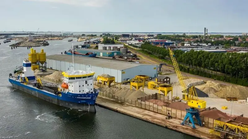Harvester of marine aggregate, the Dutch-built Anchorage.(credit: Thecla Bodewes).