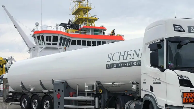Gasum delivers LNG to the ATAIR research vessel Photo: Gasum