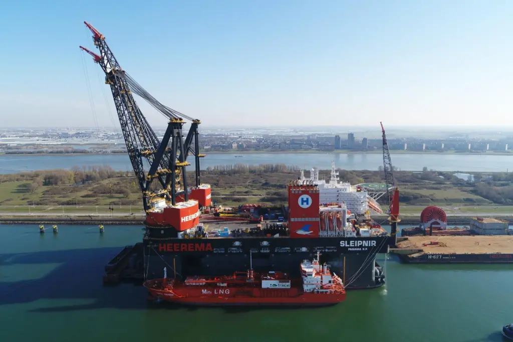 Titan LNG organised the LNG bunkering of 3,300 tonnes for the dual-fuel SSCV, Sleipnir. (Image: Titan LNG)