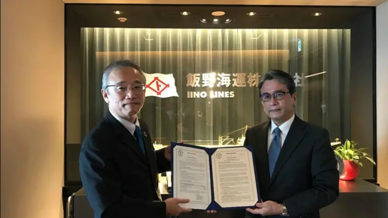 (l-r) Hirofumi Takano and Akihiko Okada