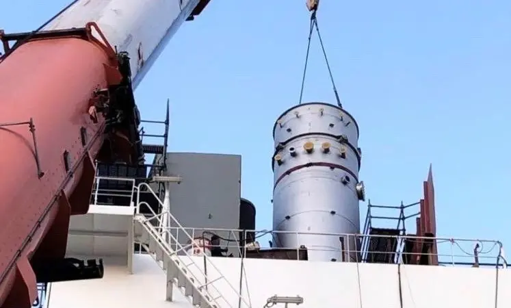 The scrubber being installed on board the ‘Seaviolet’ Photo: VDL AEC Maritime