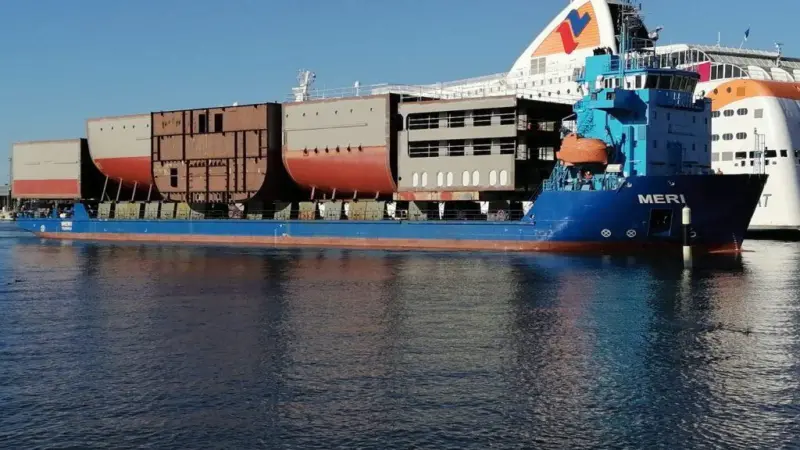Lithuanian-built blocks for Swan Hellenic cruiseship arriving at Helsinki. (credit: Helsinki Shipyard).