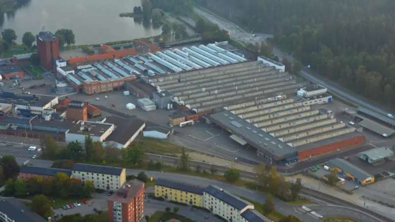Scania is to invest EUR115.5 million in a battery research and assembly hub near its Södertälje assembly plant (credit: Wikimedia/CCA Johan Fredriksson)