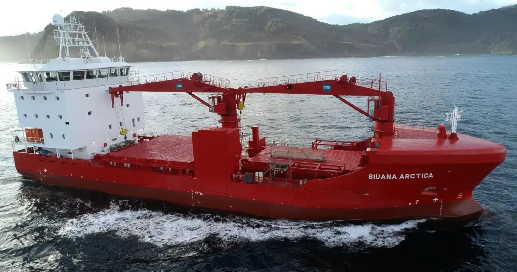 Siuana Arctica on trials off the Spanish coast.(credit: Astilleros Zamakona).