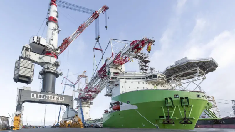 Deme’s 5,000 tonne-lift vessel, before the crane’s hook failed under test (image: Liebherr)
