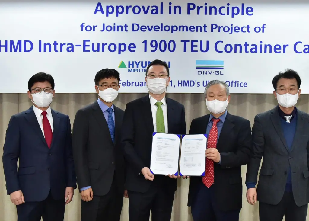 The AiP was presented to Tae Ju Woo, Vice President of HMD,  Chang Jun Yoon, Vice President of HMD and Young Jun Nam, CTO of HMD at HMD’s premises in Ulsan. (credit: DNV)
