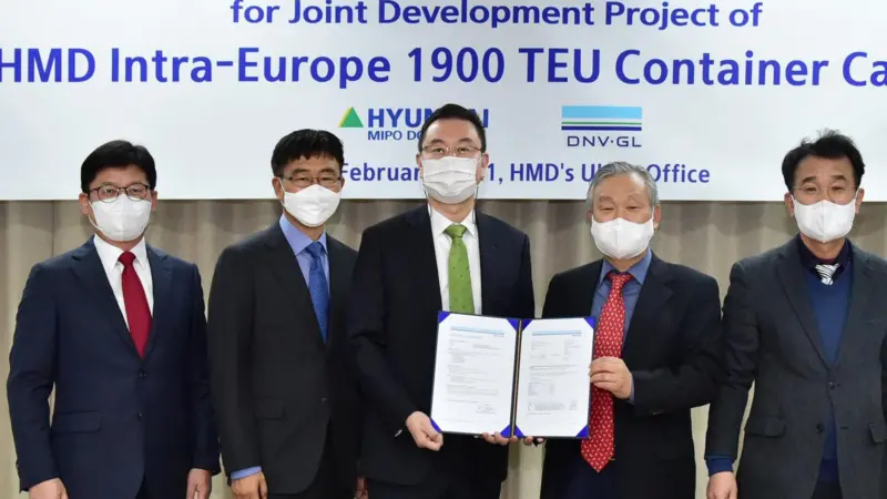 The AiP was presented to Tae Ju Woo, Vice President of HMD,  Chang Jun Yoon, Vice President of HMD and Young Jun Nam, CTO of HMD at HMD’s premises in Ulsan. (credit: DNV)