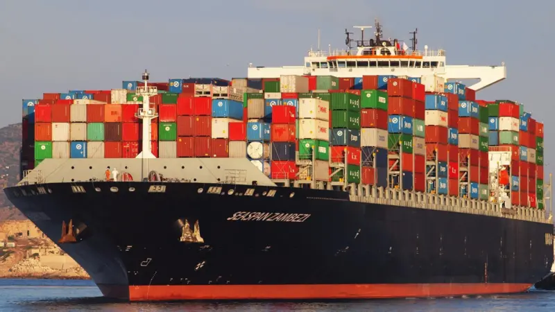 Seaspan has announced 37 newbuild orders since December, which will add a further 580,000 TEU to the fleet, including 6 x 15,500 TEU containerships on 30 March. (credit: Seaspan Corp)
