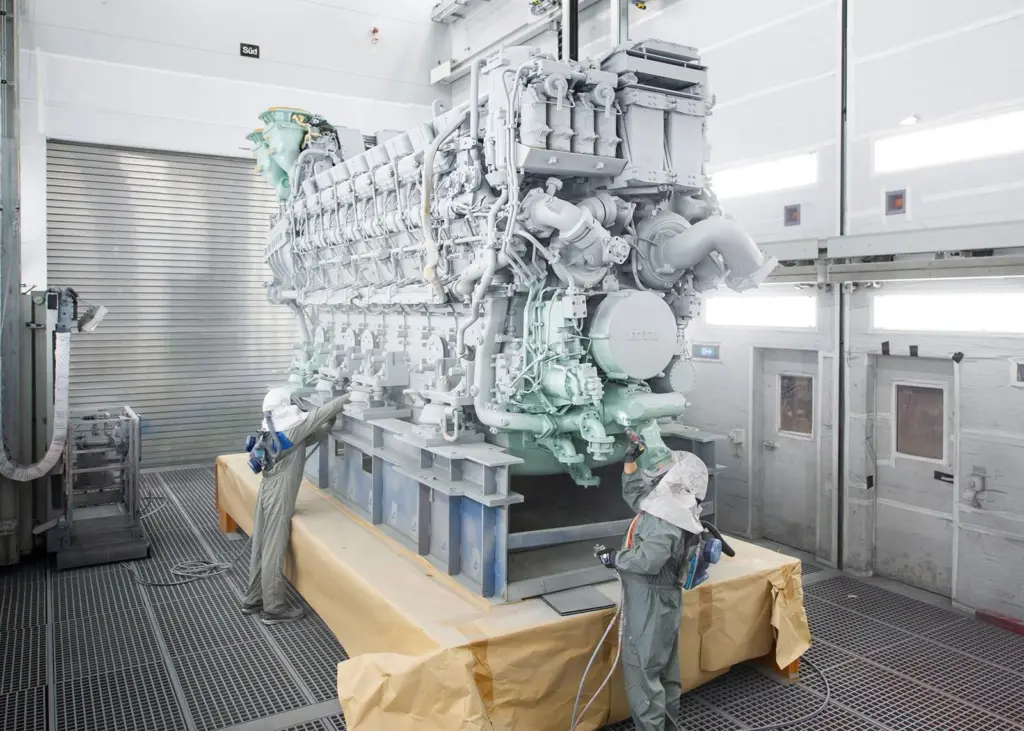Rolls-Royce has made the first deliveries of the 16-cylinder engines of its mtu Series 8000.