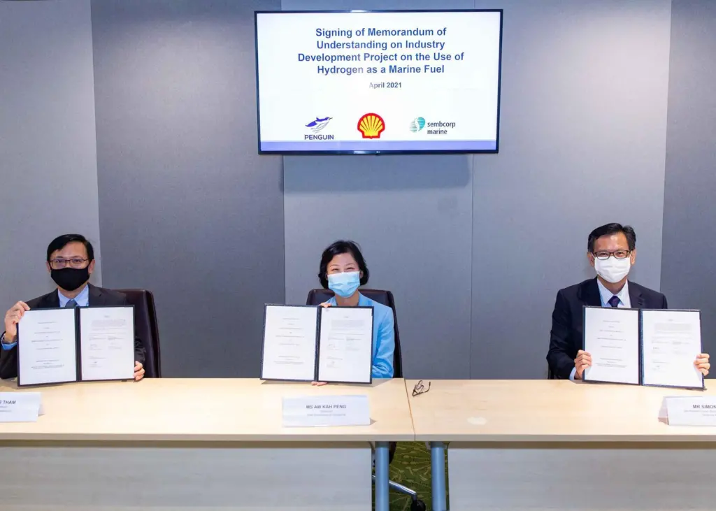 Shell, Sembmarine and Singaporean shipowner Penguin International agreed to conduct Singapore's first hydrogen PEM FC project.