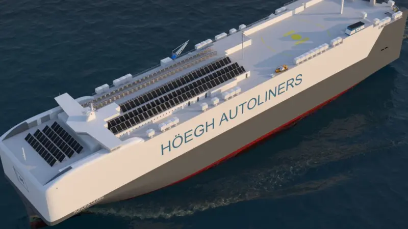 The new Aurora Class-design also features strengthened decks and enhanced internal ramp systems and enables EVs on all decks. (credit: Höegh Autoliners)