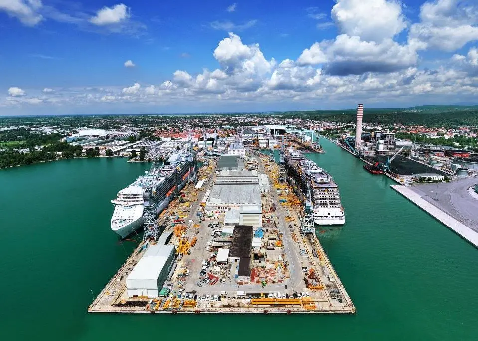 Fincantieri and Comau plan to develop and manufacture an anthropomorphic welding robot with a remote control tracked vehicle for shipyards. (credit: Fincantieri)