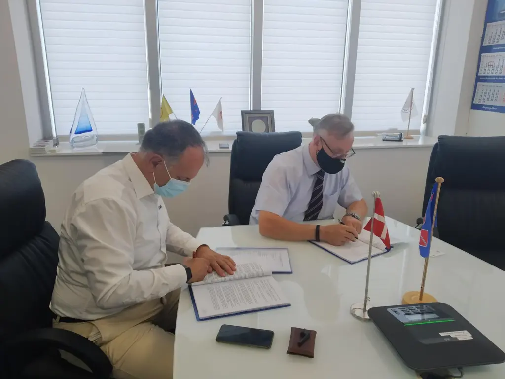 MSM-and-DESMI-signing-Frame-Agreement.jpg