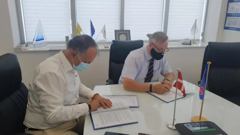 MSM-and-DESMI-signing-Frame-Agreement.jpg
