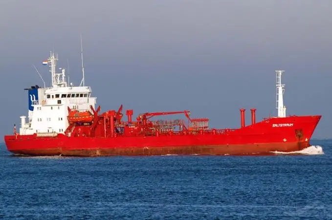 Part of the conversion of the LNG-ready 130-metre long 10,500dwt Saltstraum will be delivered whilst the ships are in service in order to reduce downtime.