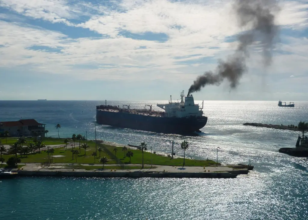 Shipping accounts for around 80% of global trade and 3% of GHG emissions Photo: freeimageslive.co.uk/silvervoyager