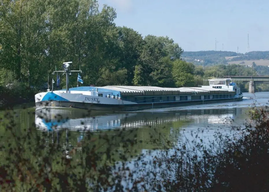 Inland shippers welcome the extension of Berlin funding to cover Diesel engine changes. (Photo BDB)