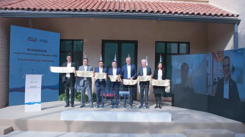 Ribbon_cutting_to_open_the_JCS