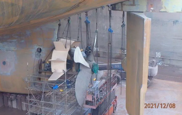 The installation of a Becker-Mewis Duct aboard MV Baffin is being carried out while the CABU carrier undergoes a 5-year Class renewal dry dock