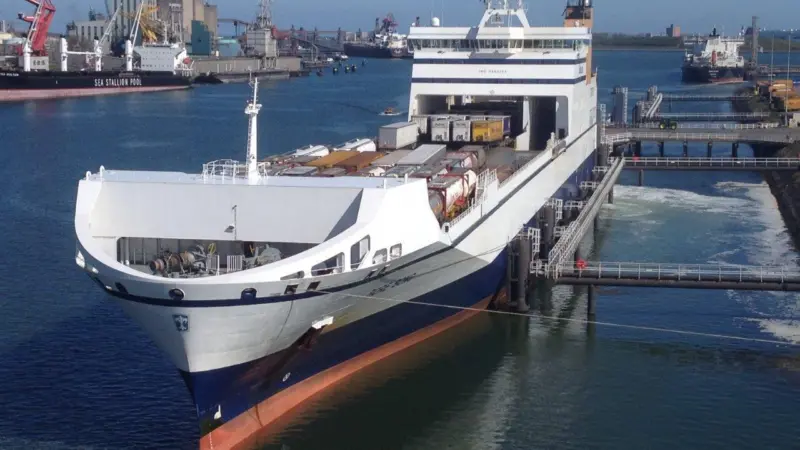 The Bore Song, chartered by P&O Ferries