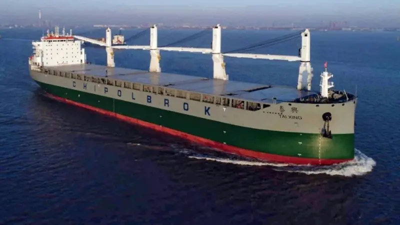 A new generation for Chipolbrok blends heavy-lift capability with exceptionally high deadweight.