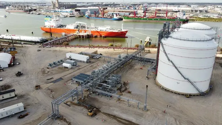 Barge and vessel unloading and two 15,000 tonne ammonia storage tanks at the Vopak Moda Houston terminal