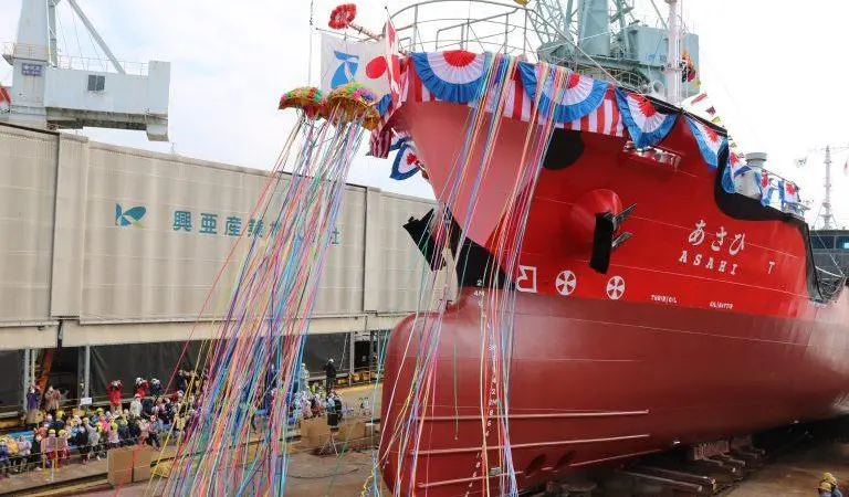 The naming ceremony for the first of two full-electric bunker vessels ordered by Asahi Tanker for operation in Tokyo Bay was held on 22 December.