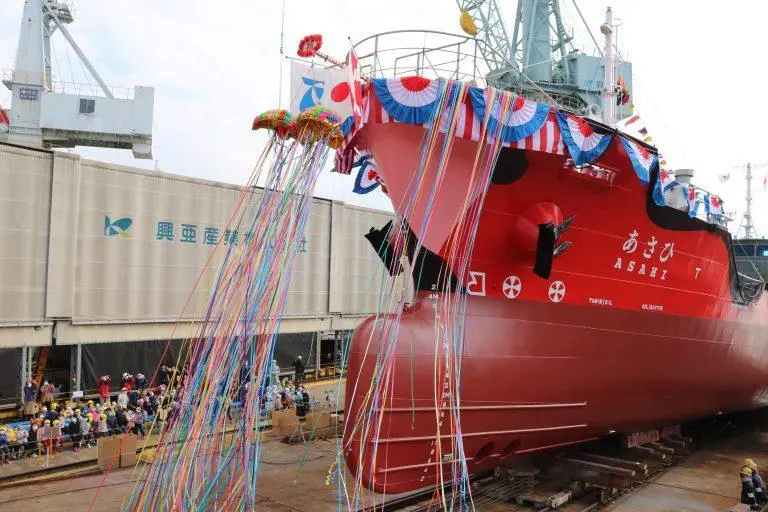 The naming ceremony for the first of two full-electric bunker vessels ordered by Asahi Tanker for operation in Tokyo Bay was held on 22 December.
