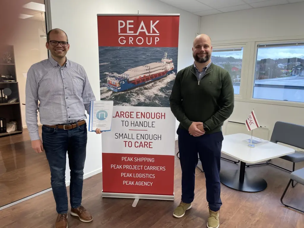 Martin Aasheim of NES with Stian Andrè Larsen of Peak Marine Tech AS