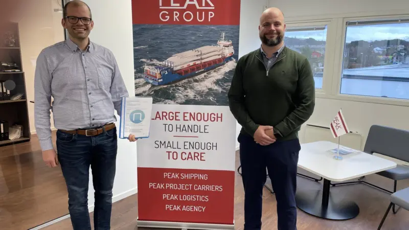 Martin Aasheim of NES with Stian Andrè Larsen of Peak Marine Tech AS
