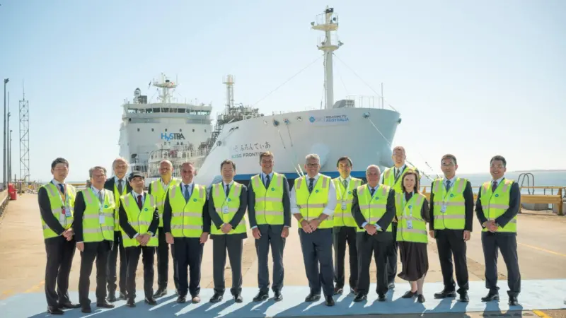 The world’s first liquefied hydrogen carrier, the Suiso Frontier, has arrived in Victoria, Australia, to receive cargo destined for Japan.