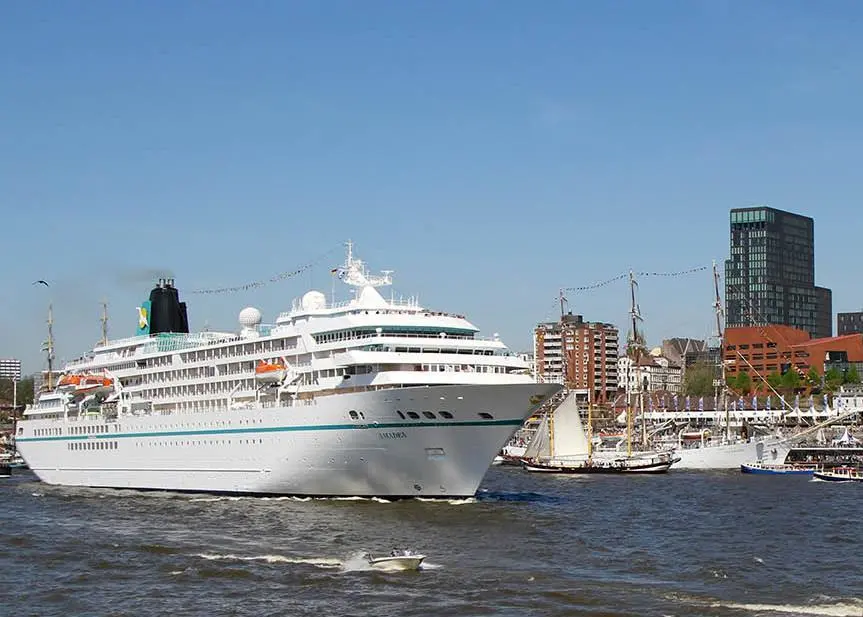 The Amadea has been retrofitted with a MAN SCR solution.