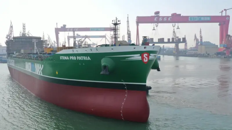 First of the new IMOIIMeMAX class, Stena Pro Patria following float-out at GSI